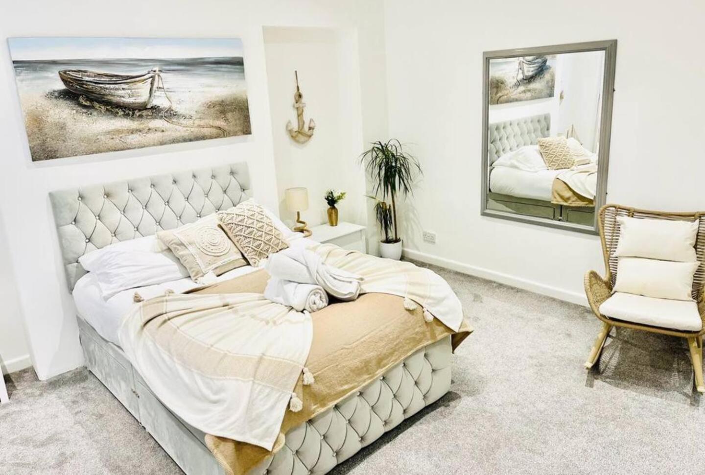 Stunning 3 Double Bedroom Beach Front Apartment Portsmouth Luaran gambar